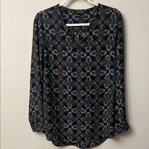 The Limited Graphic Black and Gray 3/4 Sleeve Blouse
